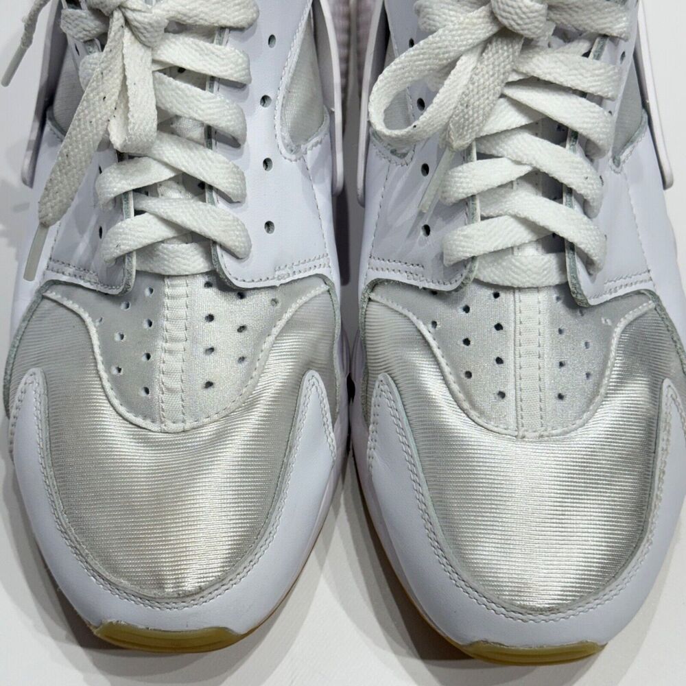 Nike Air Huarache Sneakers Shoes Triple White Gum Soles DR9883-100 Men’s Size 10 - Picture 3 of 8